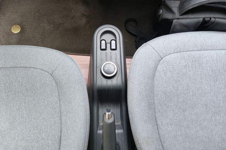 Used Wuling Hongguang MINIEV 2022 Macaron Premium Model – Lithium Iron Phosphate Gear Lever