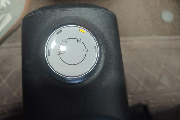 Used Wuling Hongguang MINIEV 2022 GAMEBOY 300km Enthusiast Model with Lithium Iron Phosphate Gear Lever