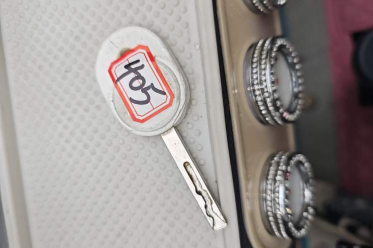 Used Wuling Hongguang MINIEV 2022 Macaron Colorful Edition Lithium-Ion Battery Interior 1