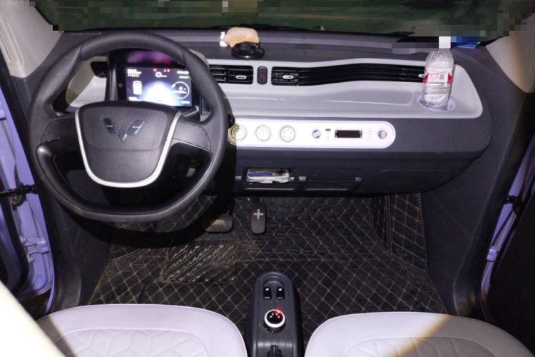 Used Wuling Hongguang MINIEV 2022 Macaron Colorful Edition Lithium-Ion Battery Interior 2