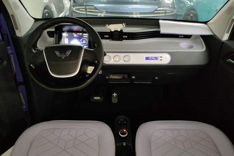 Used Wuling Hongguang MINIEV 2022 Macaron-Color Edition Lithium Iron Phosphate Interior 2