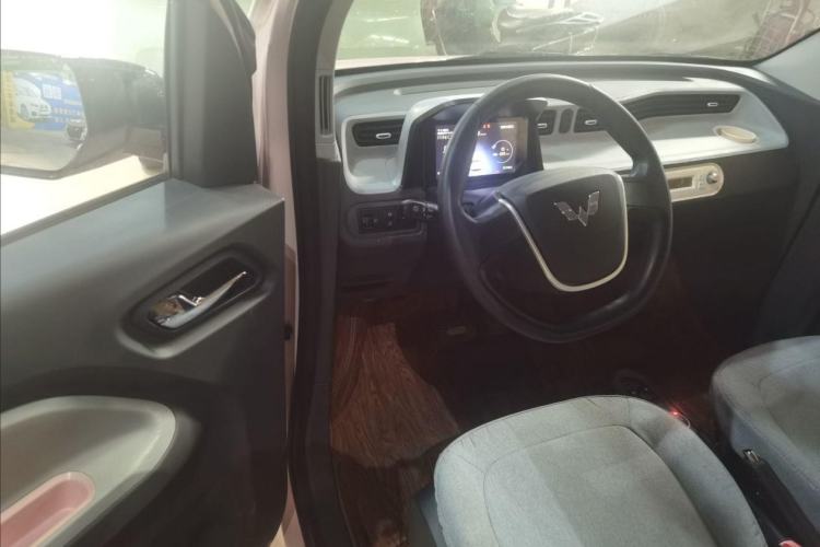 Used Wuling Hongguang MINIEV 2022 Macaron Fashion Model Lithium Iron Phosphate Interior 3