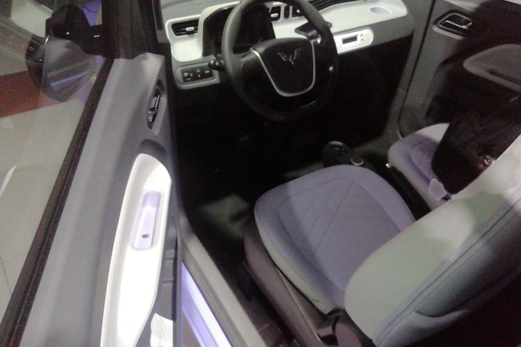 Used Wuling Hongguang MINIEV 2022 Macaron-Color Edition Lithium Iron Phosphate Interior 3