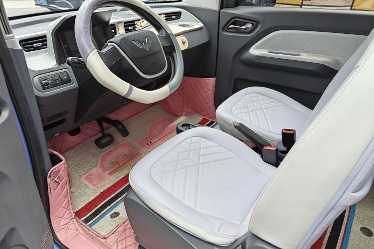 Used Wuling Hongguang MINIEV 2022 Macaron Colorful Edition Lithium-Ion Battery Interior 3