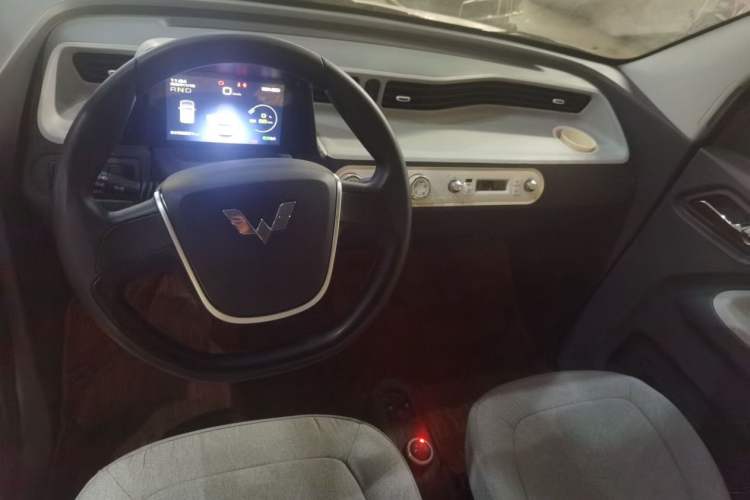 Used Wuling Hongguang MINIEV 2022 Macaron Fashion Model Lithium Iron Phosphate Interior 4