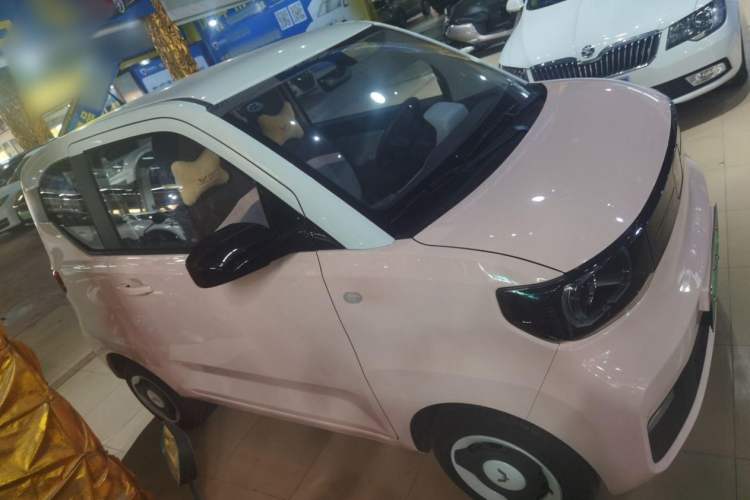 Used Wuling Hongguang MINIEV 2022 Macaron Fashion Model Lithium Iron Phosphate Interior 6