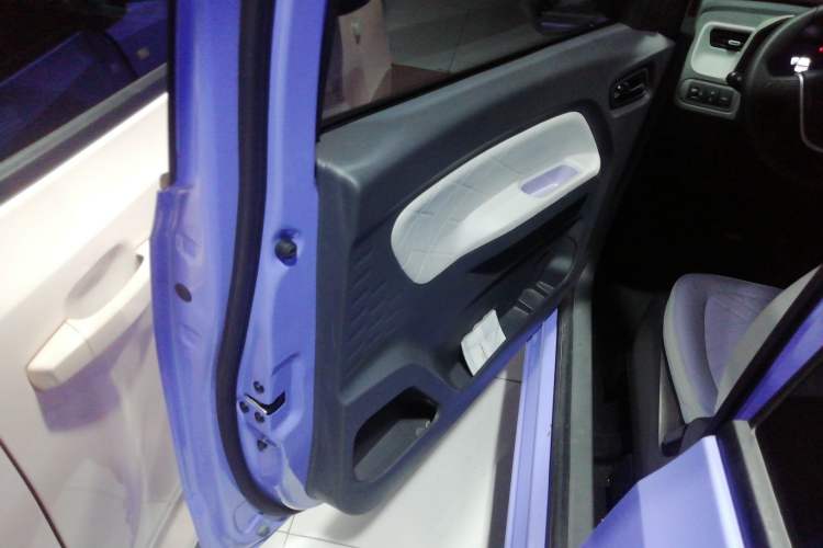 Used Wuling Hongguang MINIEV 2022 Macaron-Color Edition Lithium Iron Phosphate Interior 8