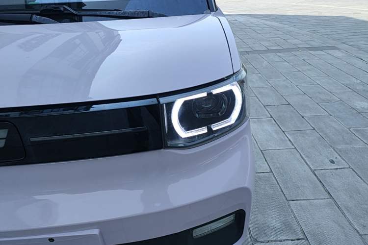 Used Wuling Hongguang MINIEV 2022 Macaron Premium Model – Lithium Iron Phosphate Left Front Headlight