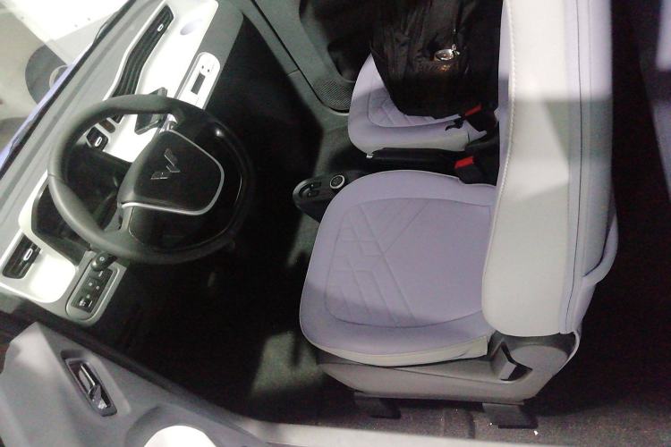 Used Wuling Hongguang MINIEV 2022 Macaron-Color Edition Lithium Iron Phosphate Left Front Seat