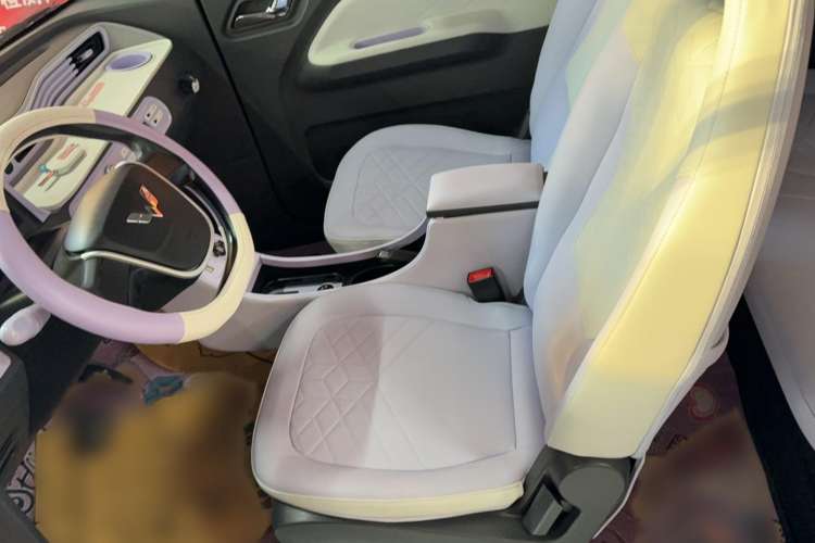 Used Wuling Hongguang MINIEV 2022 Macaron Colorful Edition Lithium-Ion Battery Left Front Seat
