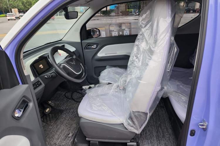 Used Wuling Hongguang MINIEV 2022 Macaron Colorful Edition Lithium-Ion Battery Left Front Seat