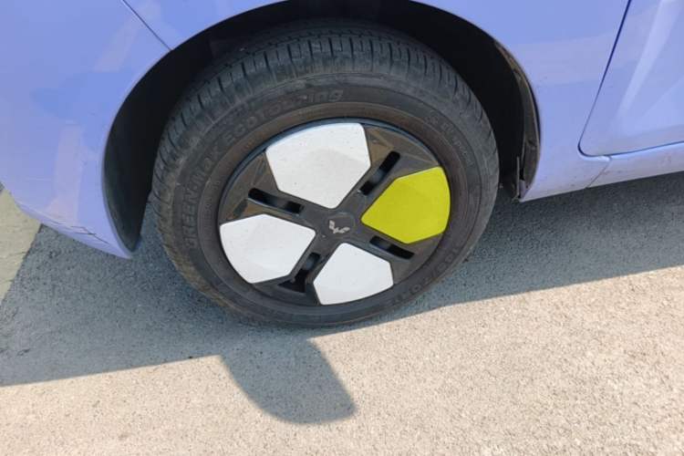 Used Wuling Hongguang MINIEV 2022 Macaron-Color Edition Lithium Iron Phosphate Left Front Wheel Hub