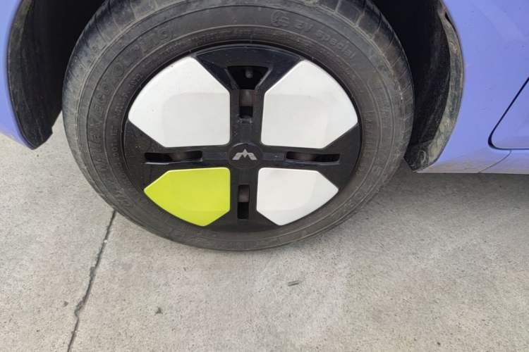 Used Wuling Hongguang MINIEV 2022 Macaron-Color Edition Lithium Iron Phosphate Left Front Wheel Hub