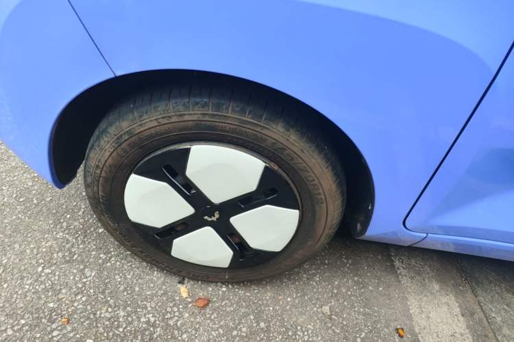 Used Wuling Hongguang MINIEV 2022 Macaron-Color Edition Lithium Iron Phosphate Left Front Wheel Hub