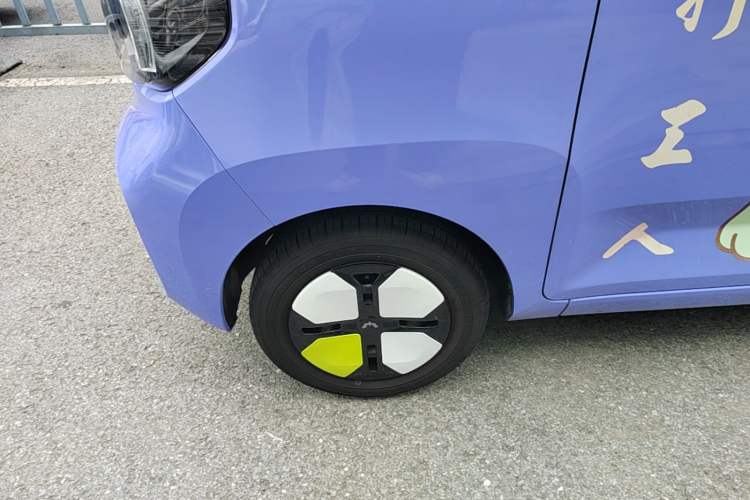 Used Wuling Hongguang MINIEV 2022 Macaron-Color Edition Lithium Iron Phosphate Left Front Wheel Hub