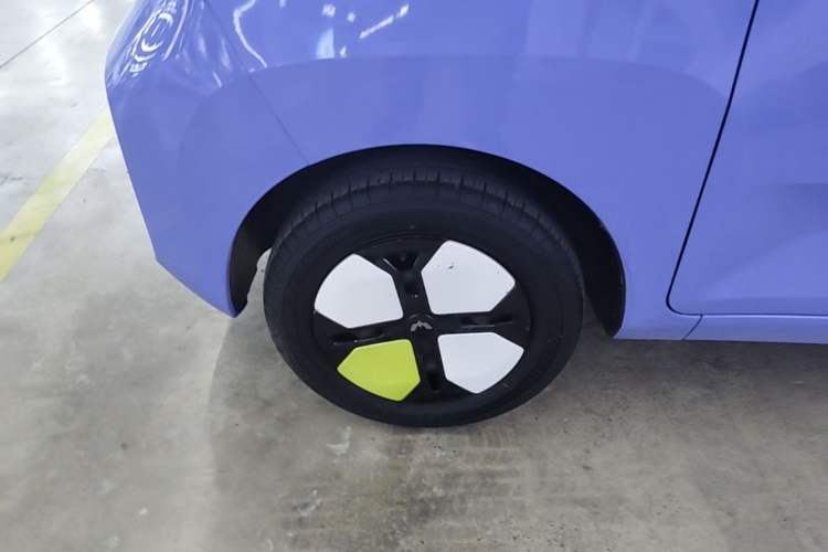 Used Wuling Hongguang MINIEV 2022 Macaron Colorful Edition Lithium-Ion Battery Left Front Wheel Hub