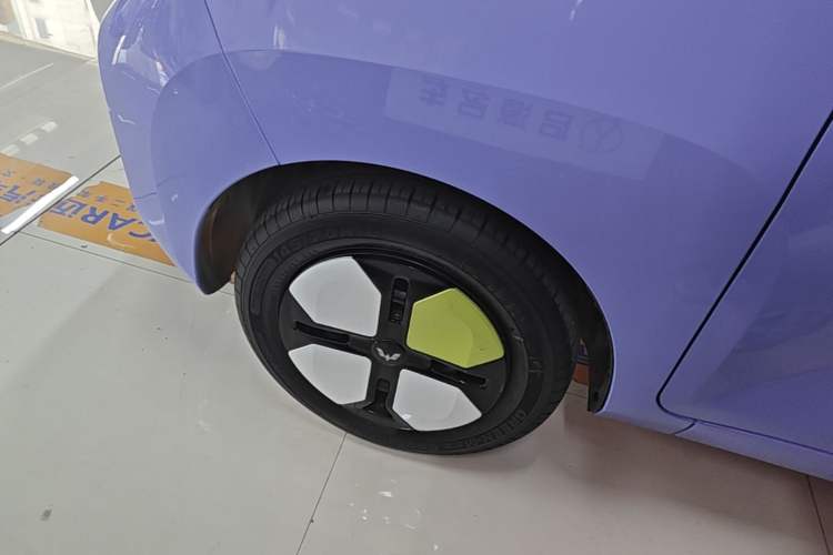 Used Wuling Hongguang MINIEV 2022 Macaron-Color Edition Lithium Iron Phosphate Left Front Wheel Hub