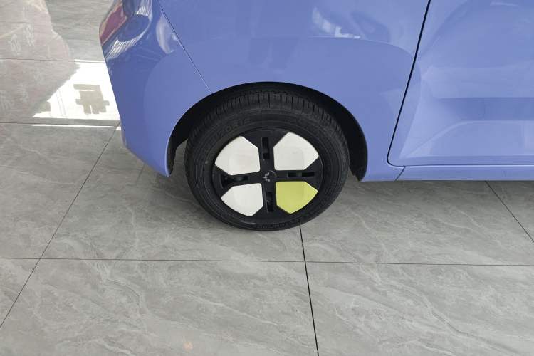 Used Wuling Hongguang MINIEV 2022 Macaron-Color Edition Lithium Iron Phosphate Left Front Wheel Hub