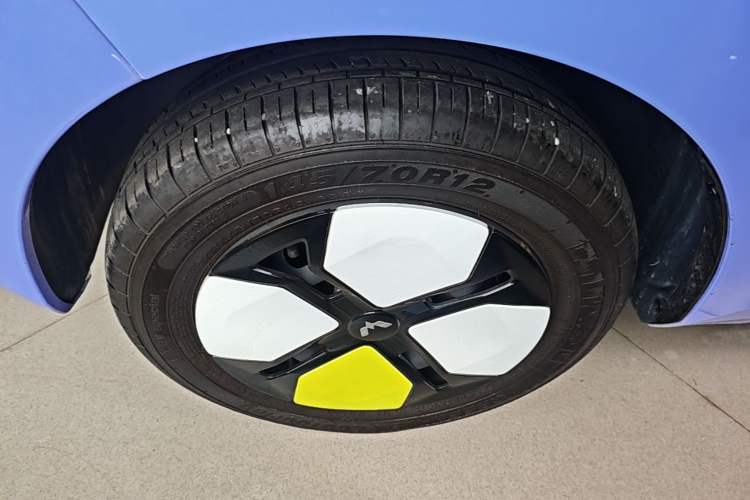 Used Wuling Hongguang MINIEV 2022 Macaron Colorful Edition Lithium-Ion Battery Left Front Wheel Hub