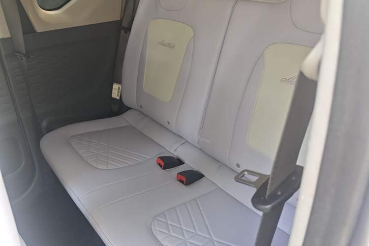 Used Wuling Hongguang MINIEV 2022 Macaron-Color Edition Lithium Iron Phosphate Left Rear Seat