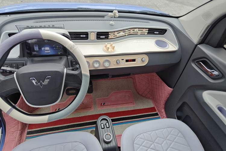 Used Wuling Hongguang MINIEV 2022 Macaron Colorful Edition Lithium-Ion Battery Left Rear Seat