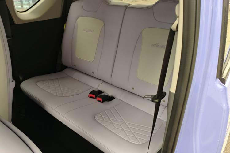 Used Wuling Hongguang MINIEV 2022 Macaron Colorful Edition Lithium-Ion Battery Left Rear Seat