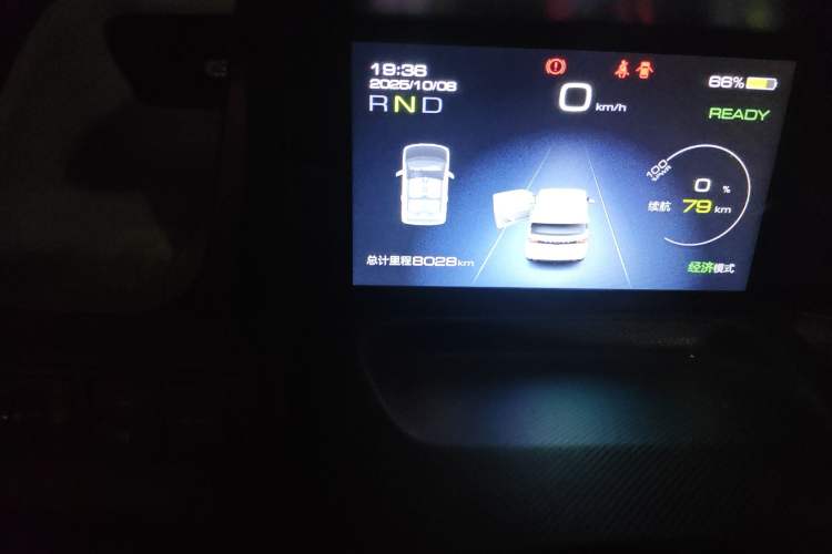 Used Wuling Hongguang MINIEV 2022 Macaron Colorful Edition Lithium Iron Phosphate Odometer Close Up