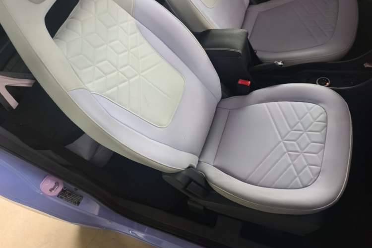 Used Wuling Hongguang MINIEV 2022 Macaron Colorful Edition Lithium Iron Phosphate Right Front Seat