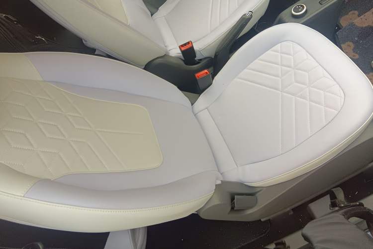 Used Wuling Hongguang MINIEV 2022 Macaron Colorful Edition Lithium Iron Phosphate Right Front Seat