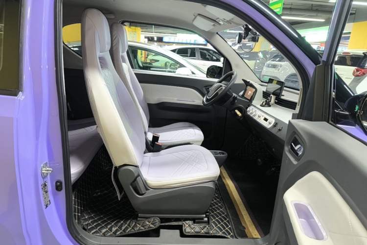 Used Wuling Hongguang MINIEV 2022 Macaron-Color Edition Lithium Iron Phosphate Right Front Seat
