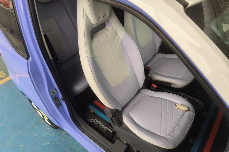 Used Wuling Hongguang MINIEV 2022 Macaron Colorful Edition Lithium-Ion Battery Right Front Seat