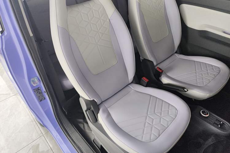 Used Wuling Hongguang MINIEV 2022 Macaron-Color Edition Lithium Iron Phosphate Right Front Seat