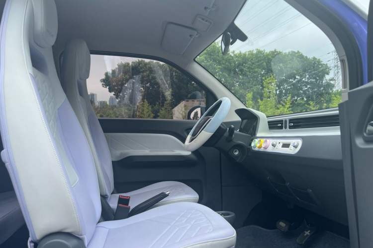 Used Wuling Hongguang MINIEV 2022 Macaron Colorful Edition Lithium-Ion Battery Right Front Seat