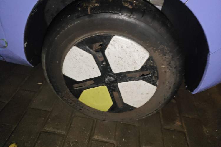 Used Wuling Hongguang MINIEV 2022 Macaron Colorful Edition Lithium Iron Phosphate Right Front Wheel Hub