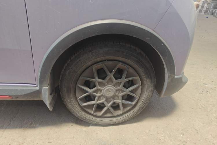 Used Wuling Hongguang MINIEV 2022 GAMEBOY 300km Enthusiast Model with Lithium Iron Phosphate Right Front Wheel Hub
