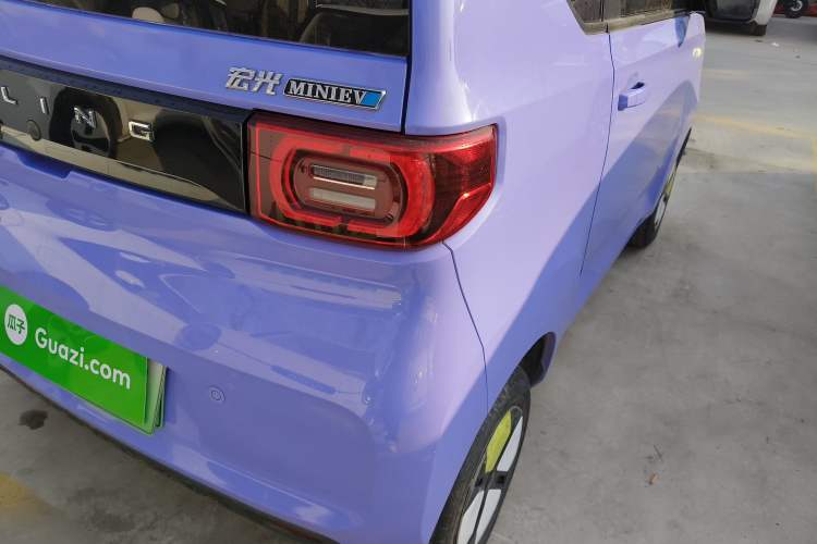 Used Wuling Hongguang MINIEV 2022 Macaron Premium Model – Lithium Iron Phosphate Right Rear Taillight