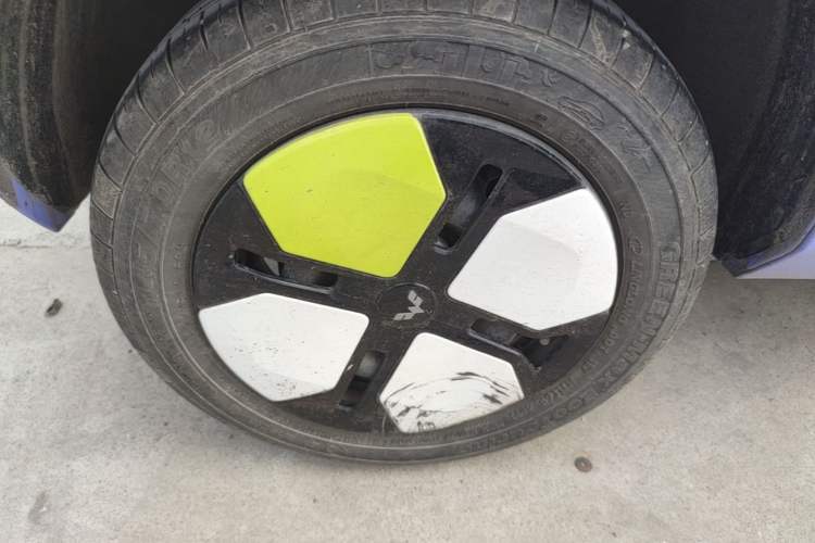 Used Wuling Hongguang MINIEV 2022 Macaron-Color Edition Lithium Iron Phosphate Right Rear Wheel Hub