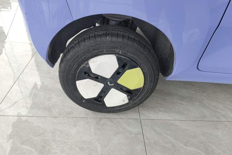 Used Wuling Hongguang MINIEV 2022 Macaron-Color Edition Lithium Iron Phosphate Right Rear Wheel Hub