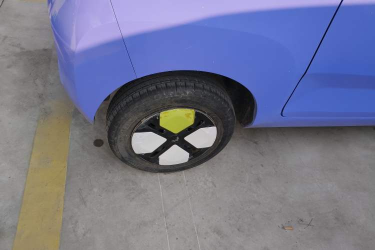 Used Wuling Hongguang MINIEV 2022 Macaron Premium Model – Lithium Iron Phosphate Right Rear Wheel Hub
