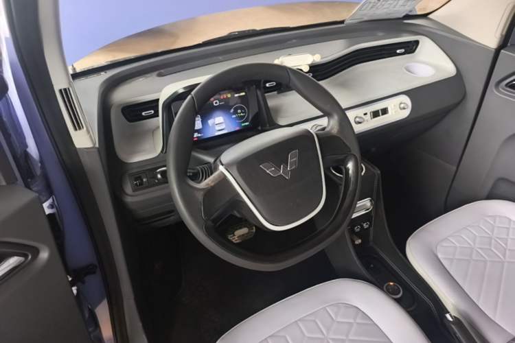 Used Wuling Hongguang MINIEV 2022 Macaron Colorful Edition Lithium Iron Phosphate Steering Wheel