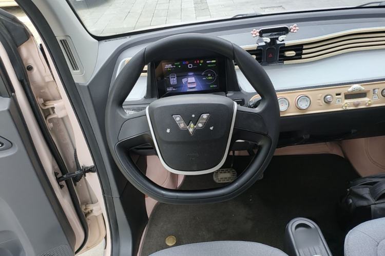 Used Wuling Hongguang MINIEV 2022 Macaron Premium Model – Lithium Iron Phosphate Steering Wheel