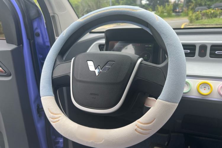 Used Wuling Hongguang MINIEV 2022 Macaron Colorful Edition Lithium-Ion Battery Steering Wheel