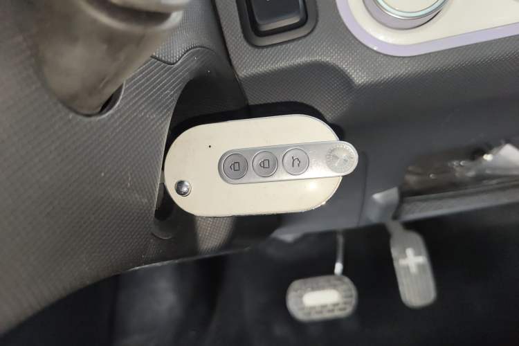 Used Wuling Hongguang MINIEV 2022 Macaron-Color Edition Lithium Iron Phosphate Vehicle Key