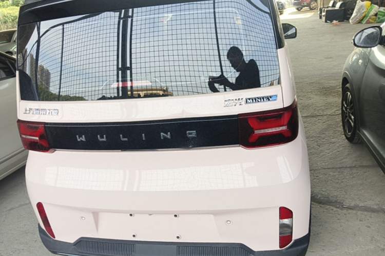Used Wuling Hongguang MINIEV 2022 GAMEBOY 200km Play Edition with Lithium Iron Phosphate Rear