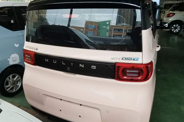 Used Wuling Hongguang MINIEV 2022 Macaron Fashion Model Lithium Iron Phosphate Rear
