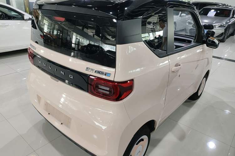 Used Wuling Hongguang MINIEV 2022 Macaron Fashion Model Lithium Iron Phosphate Rear Right 45 Deg