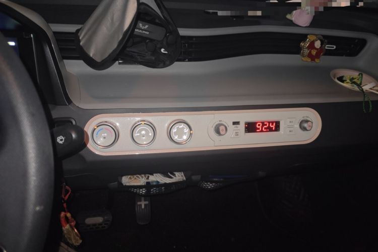 Used Wuling Hongguang MINIEV 2022 Macaron Premium Model – Lithium Iron Phosphate Audio And AC Panel