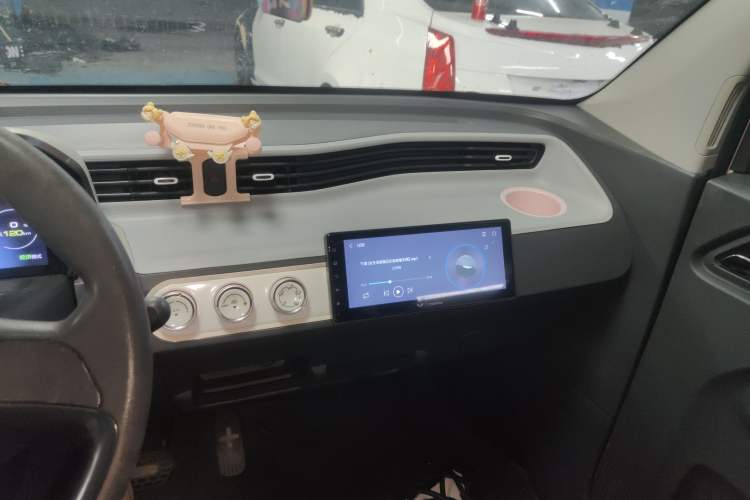 Used Wuling Hongguang MINIEV 2022 Macaron Fashion Edition Lithium-Nickel-Cobalt-Alpha-oxide Audio And AC Panel