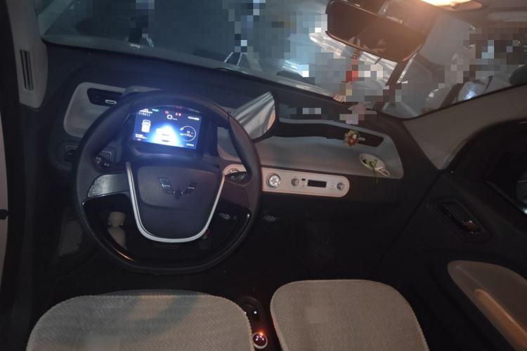 Used Wuling Hongguang MINIEV 2022 Macaron Premium Model – Lithium Iron Phosphate Center Console