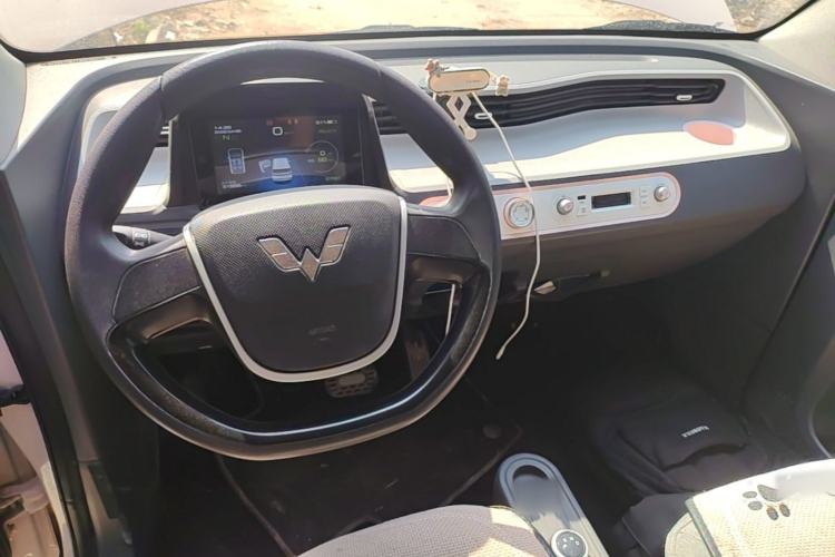 Used Wuling Hongguang MINIEV 2022 Macaron Premium Model – Lithium Iron Phosphate Center Console